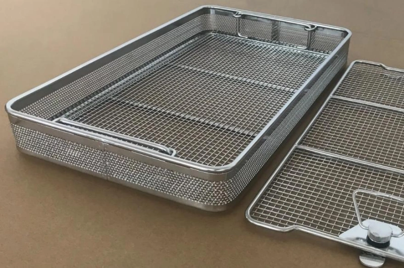 AISI 304 Wire Tear-Roof Edge 580X280X130mm Perforated Sterilization Instruments Baskets